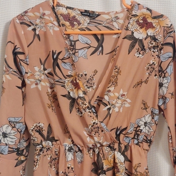Shien floral print V-neck bell sleeve blouse or dress size 6 medium - Picture 4 of 13